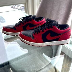 Air Jordan 1 low red and black size 10